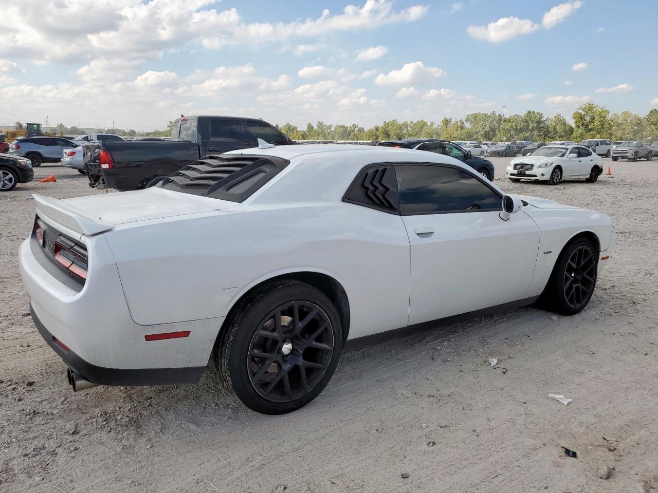 2016 Dodge Challenger R/T - Image 3