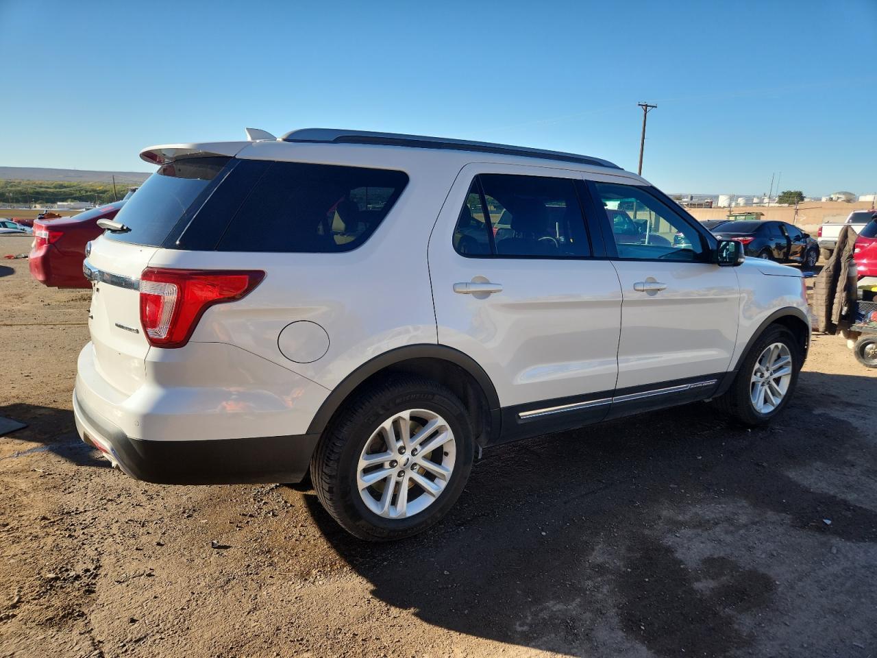 2016 Ford Explorer Xlt - Фото 3