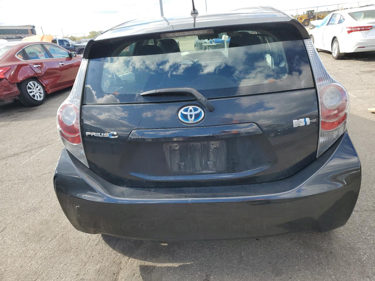 2013 Toyota Prius C - Фото 6