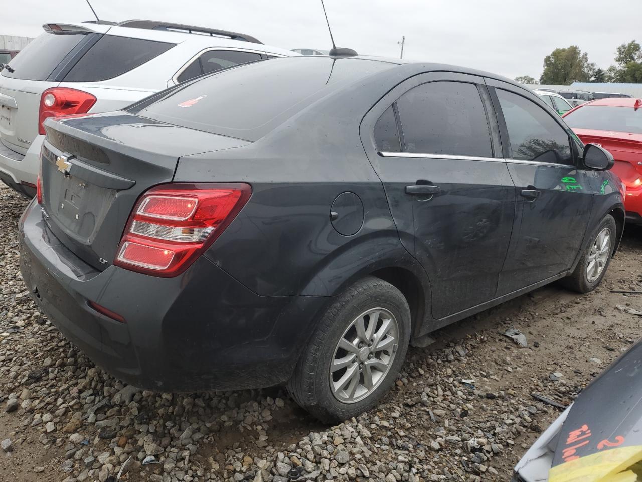 2019 Chevrolet Sonic Lt - Image 3