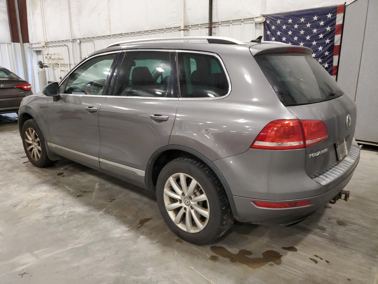 2012 Volkswagen Touareg V6 - Image 2