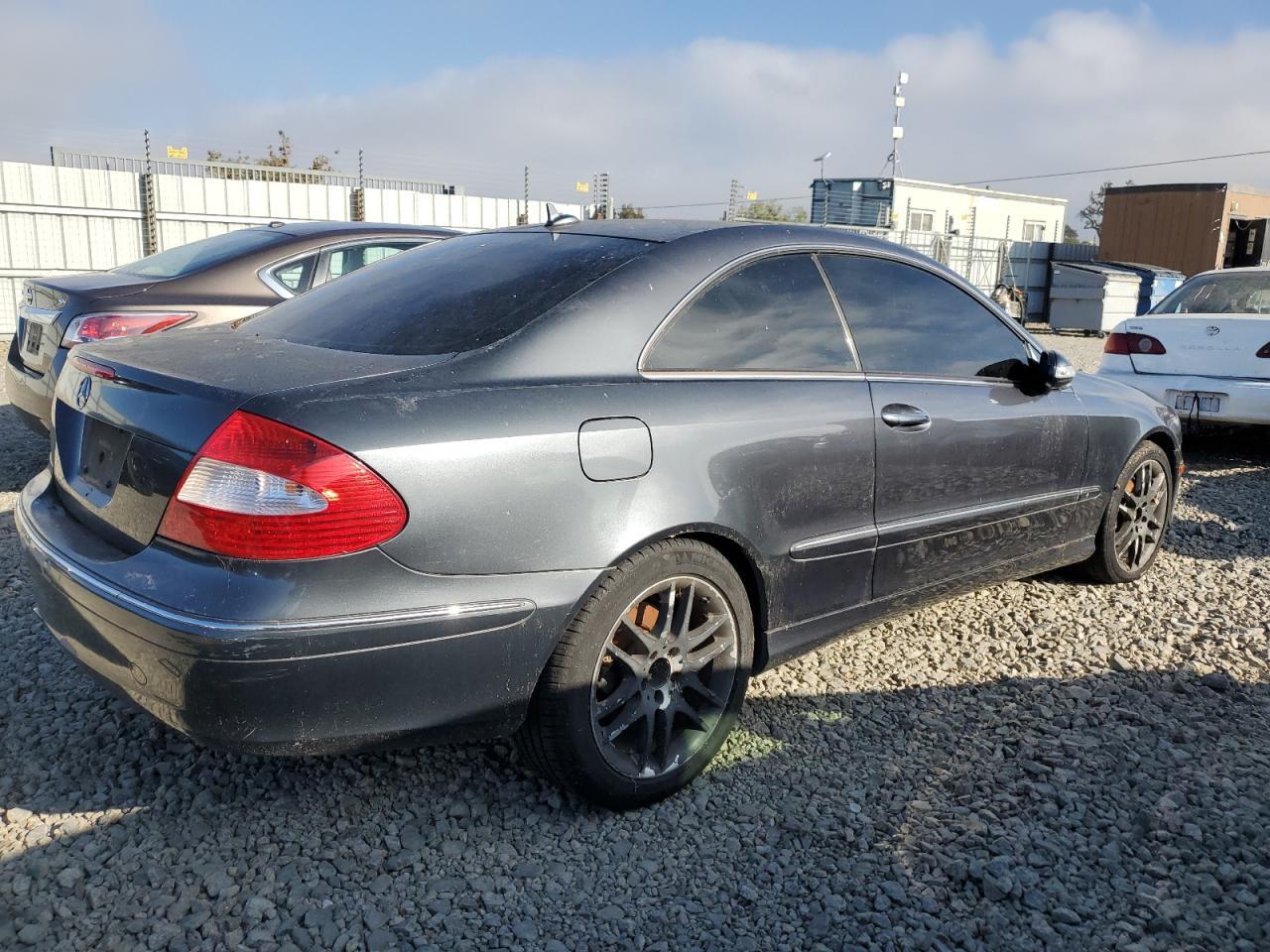 2009 Mercedes-Benz Clk-Class - Image 3