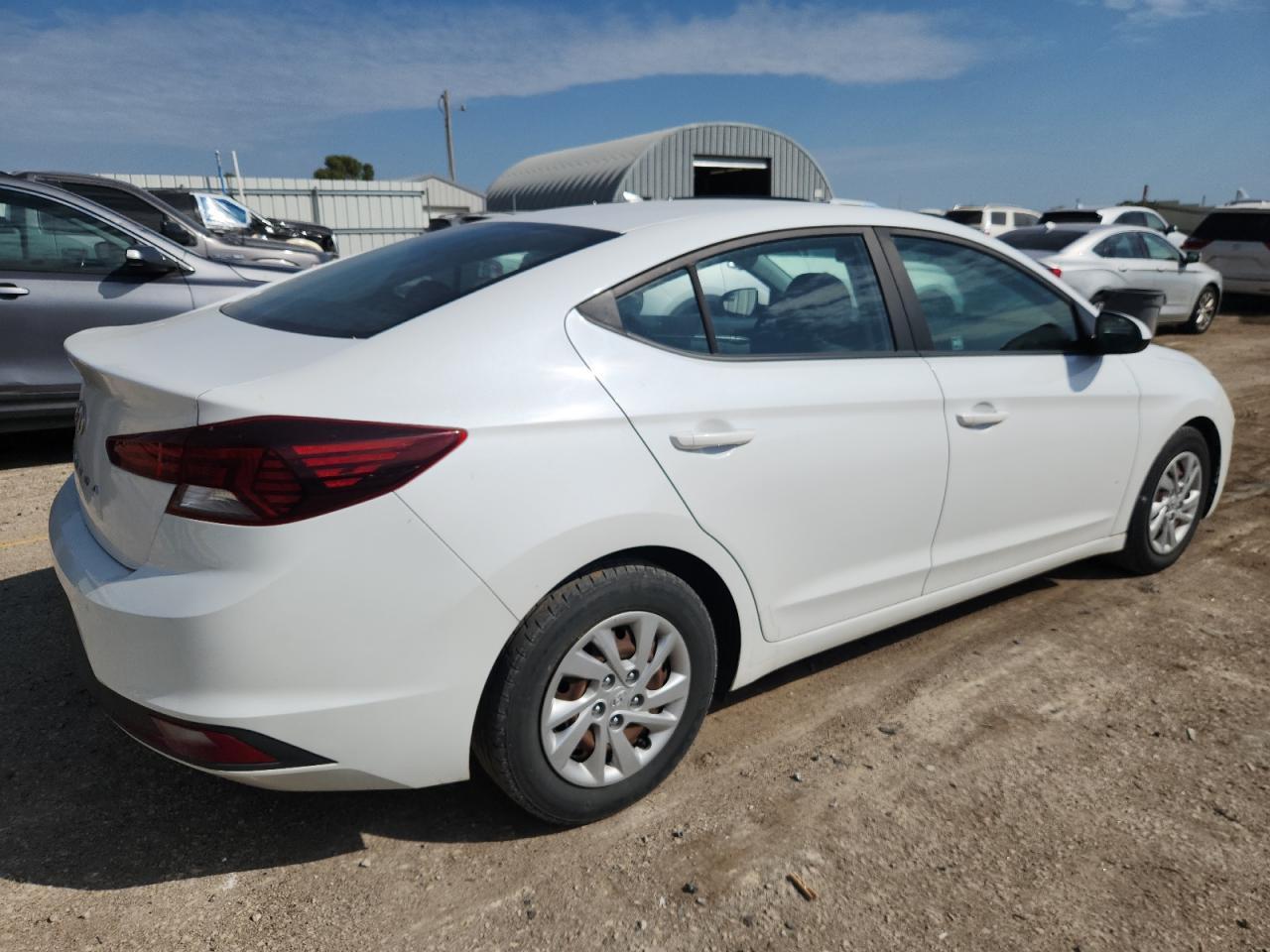 2019 Hyundai Elantra Se - Image 3