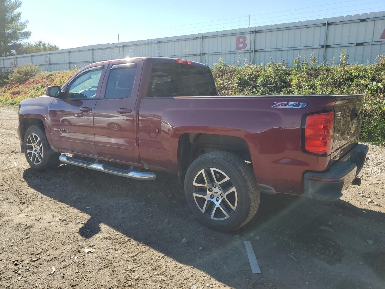 2017 Chevrolet Silverado K1500 Lt - Image 2