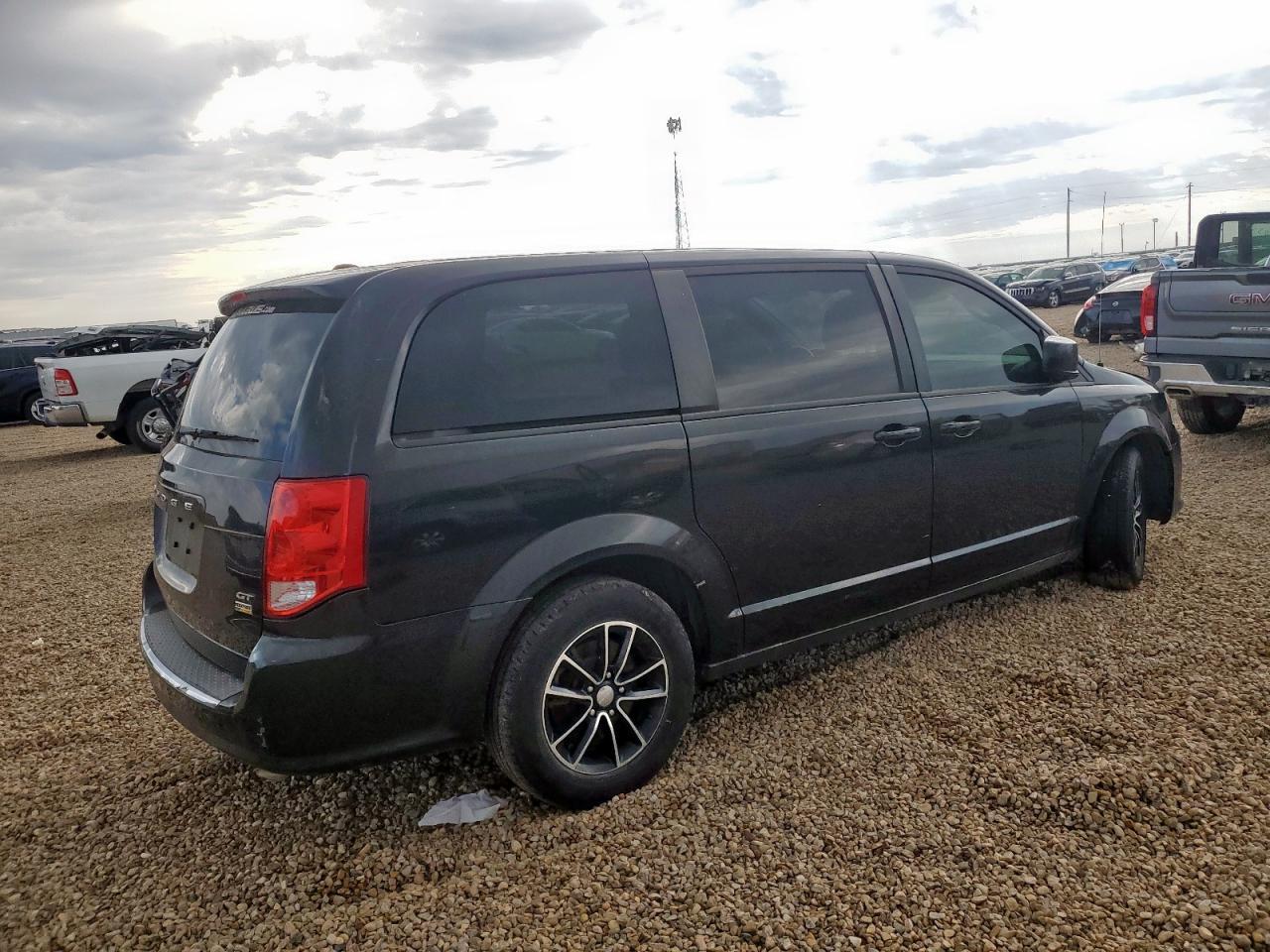 2019 Dodge Grand Caravan Gt - Image 3