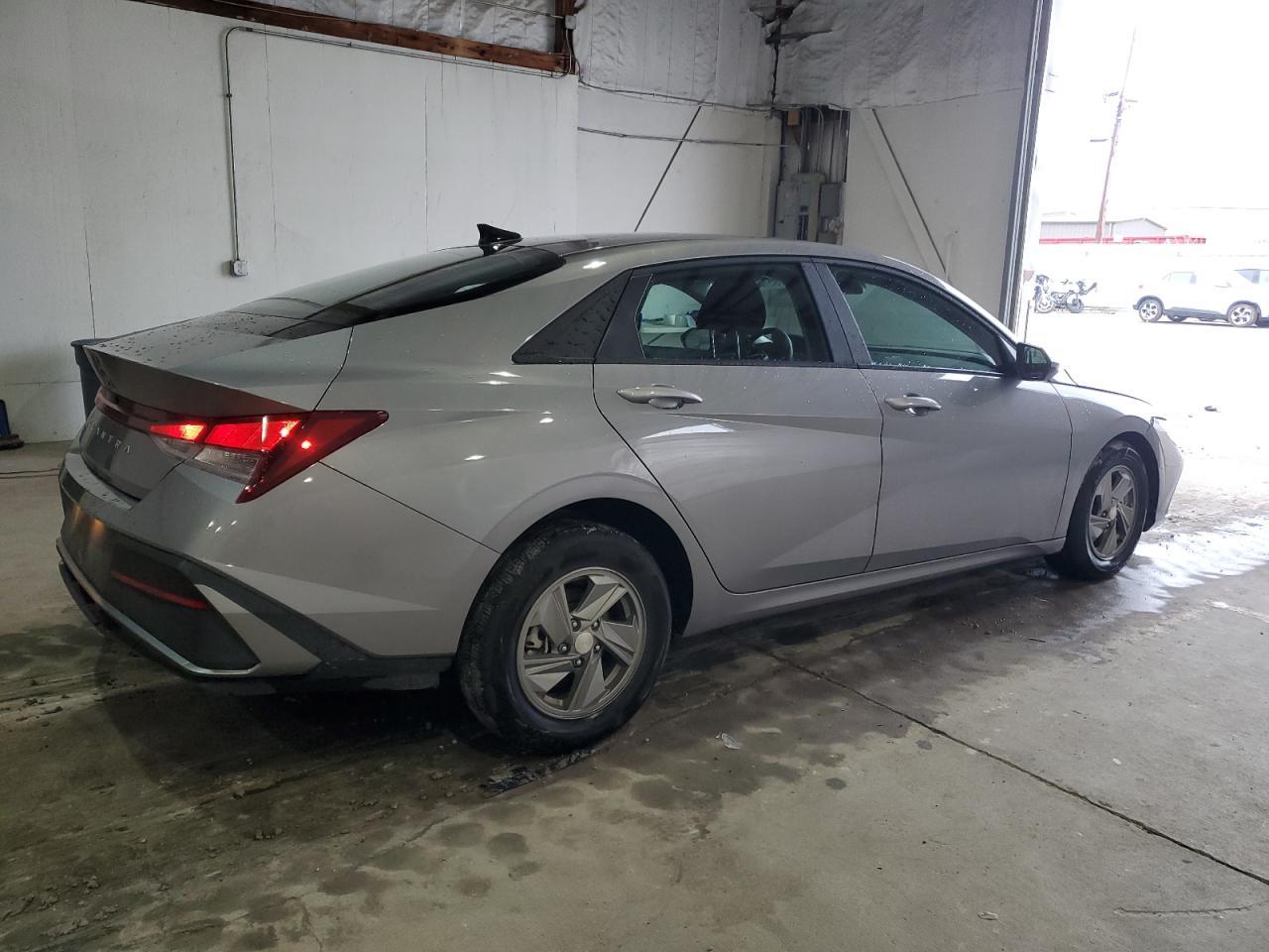 2025 Hyundai Elantra Se - Фото 3