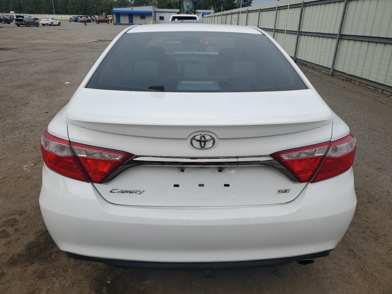 2015 Toyota Camry Le - Фото 6