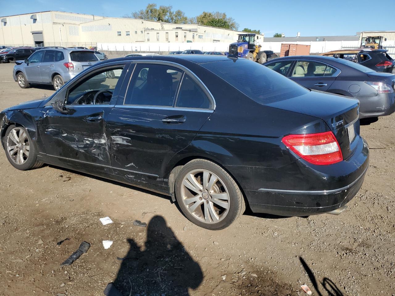 2011 Mercedes-Benz C 300 4Matic - Фото 2