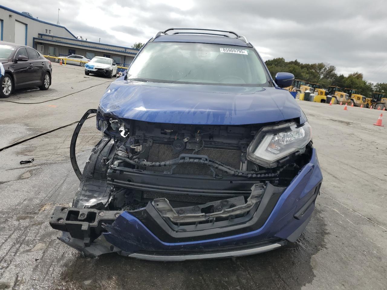 2017 Nissan Rogue S - Image 5