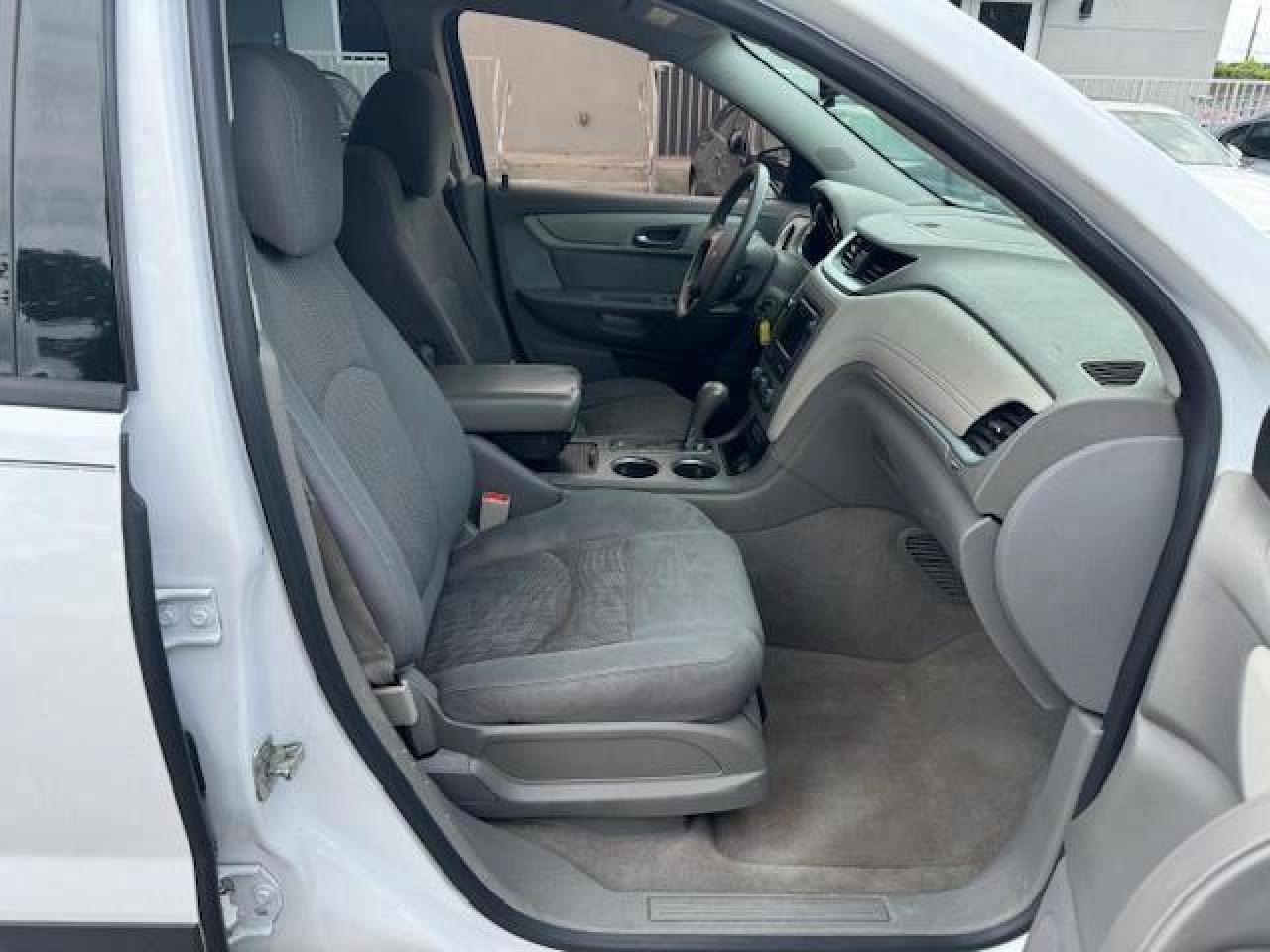 2016 Chevrolet Traverse Ls - Image 7