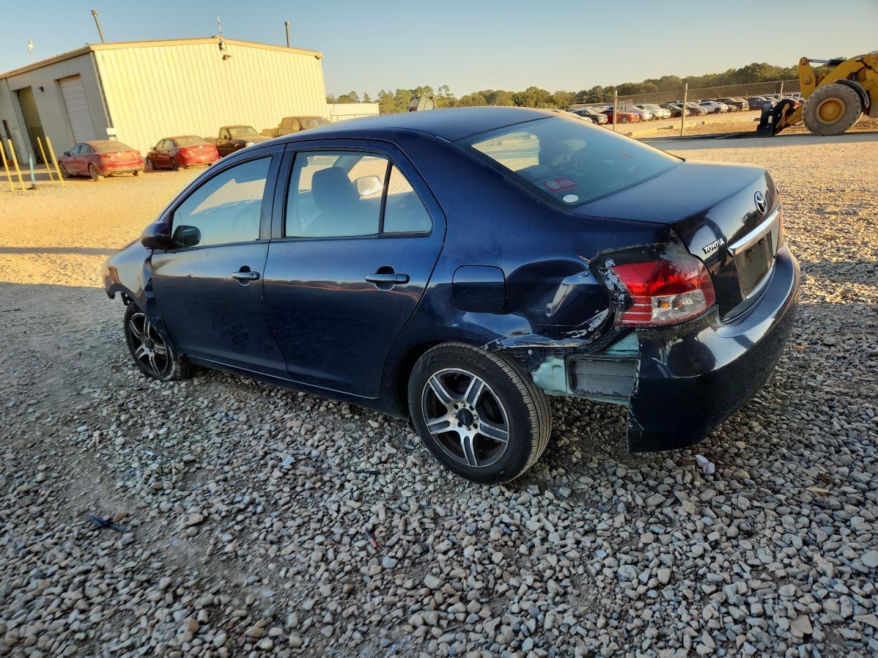 2010 Toyota Yaris - Фото 2