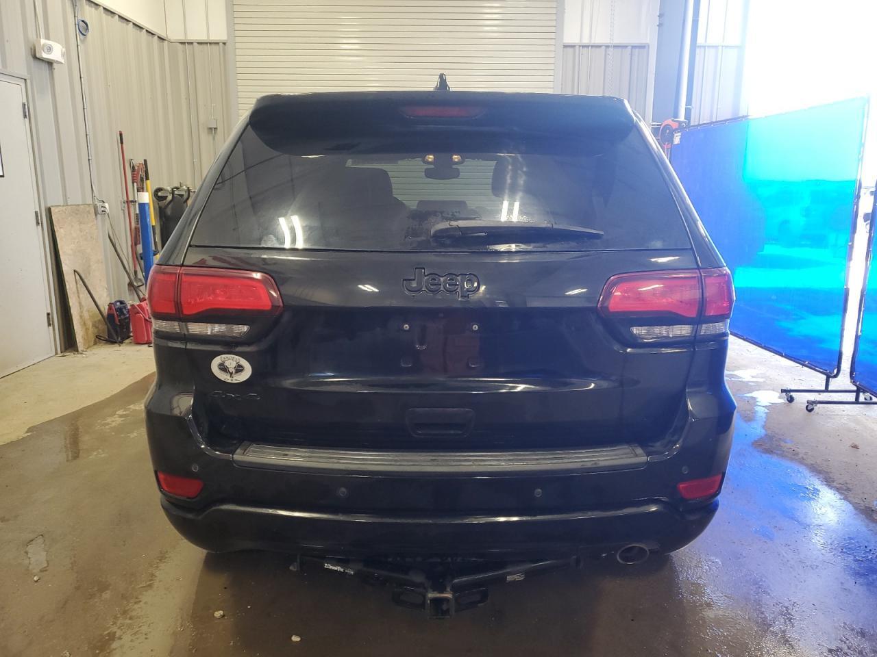 2019 Jeep Grand Cherokee Laredo - Image 6