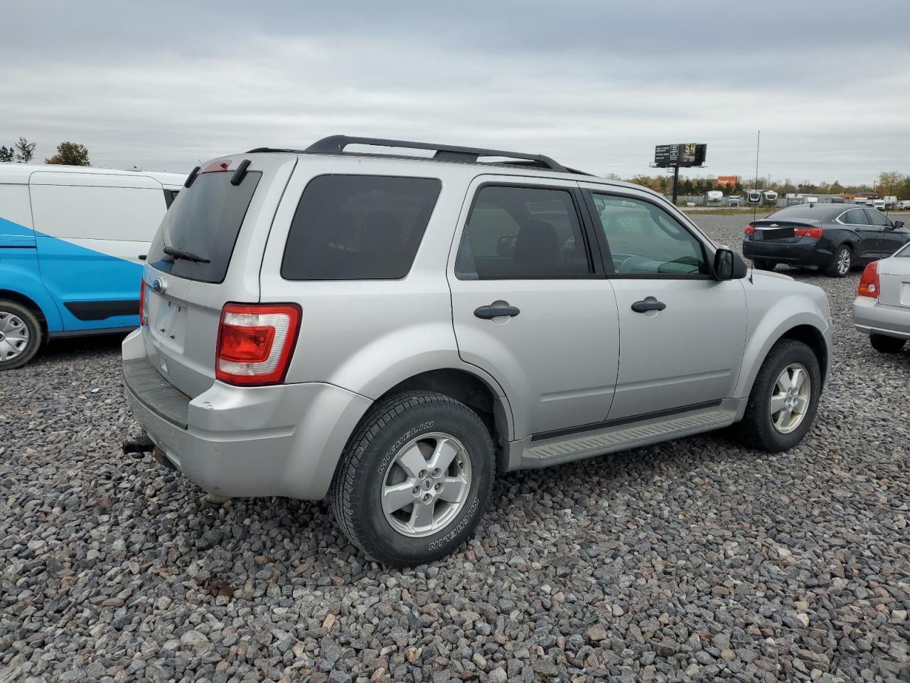 2011 Ford Escape Xlt - Image 3