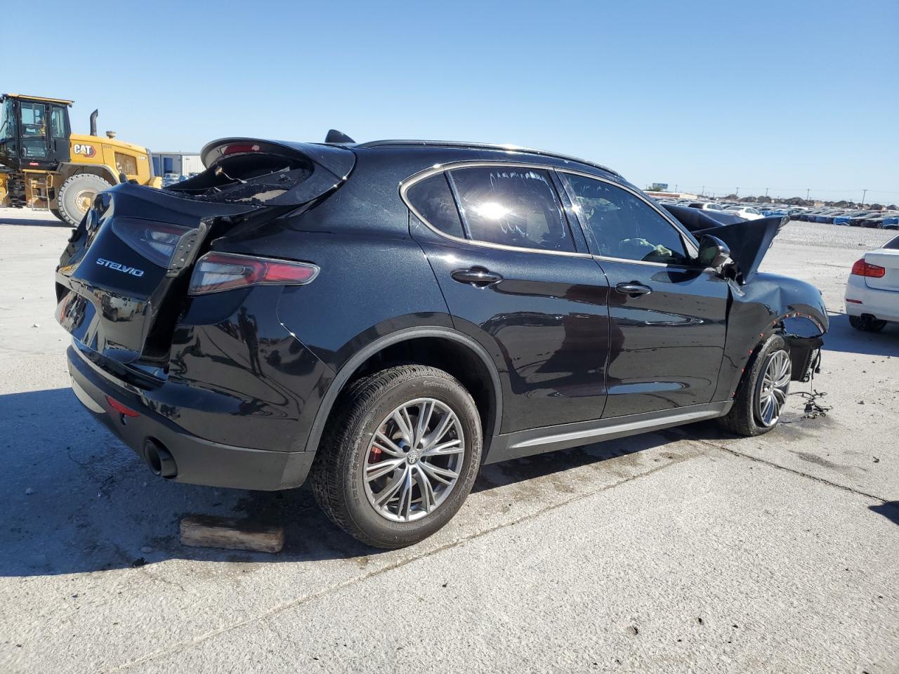 2024 Alfa Romeo Stelvio Sprint - Image 3