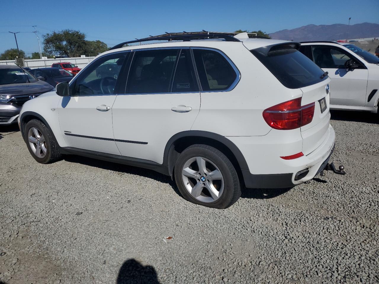 2011 BMW X5 xDrive50I - Фото 2