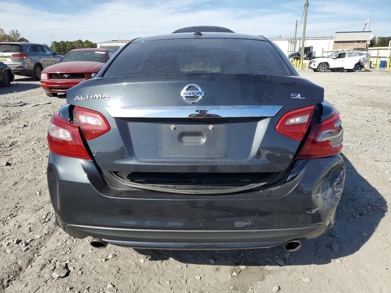 2018 Nissan Altima 2.5 - Image 6