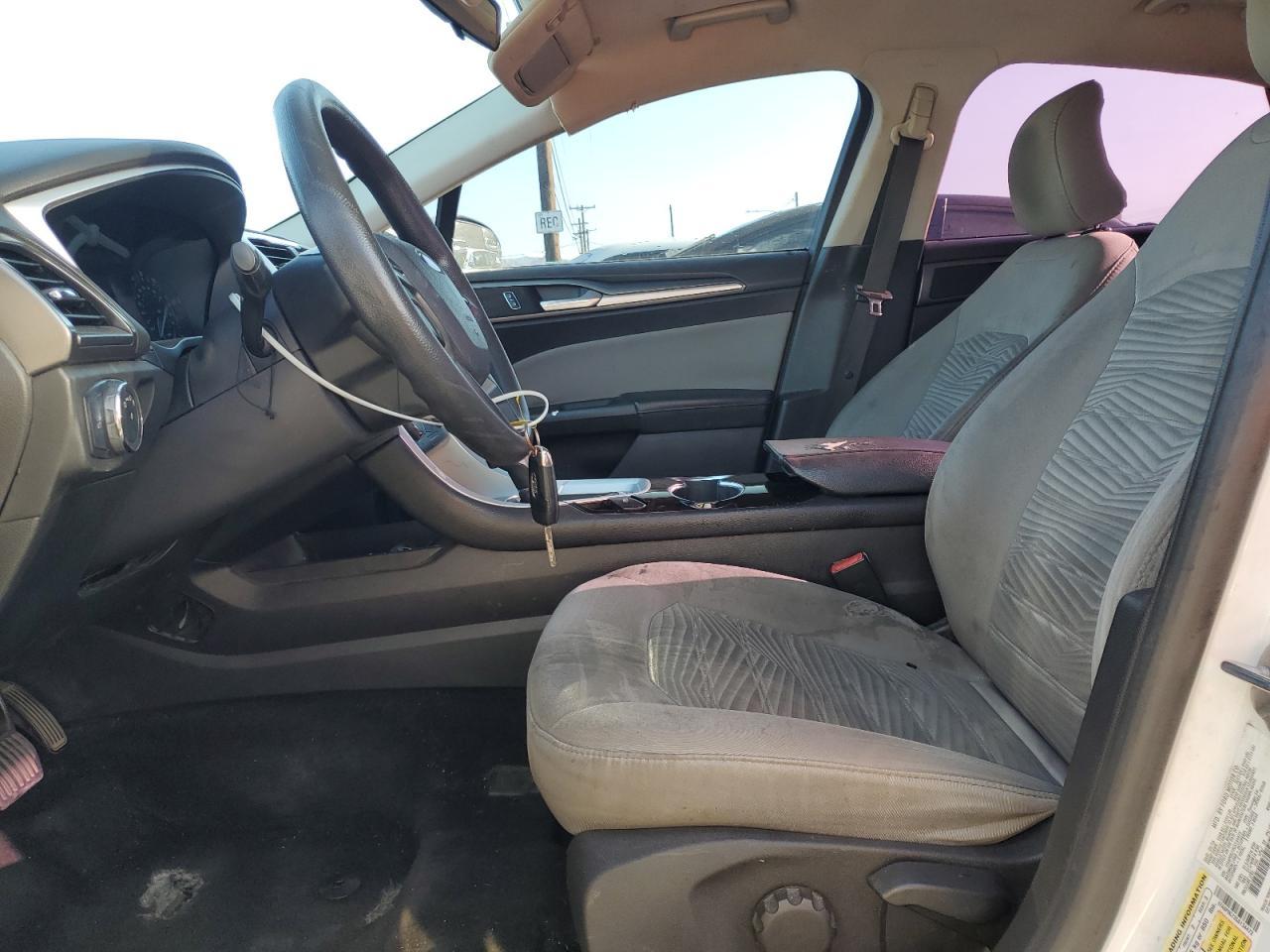 2016 Ford Fusion S - Фото 7