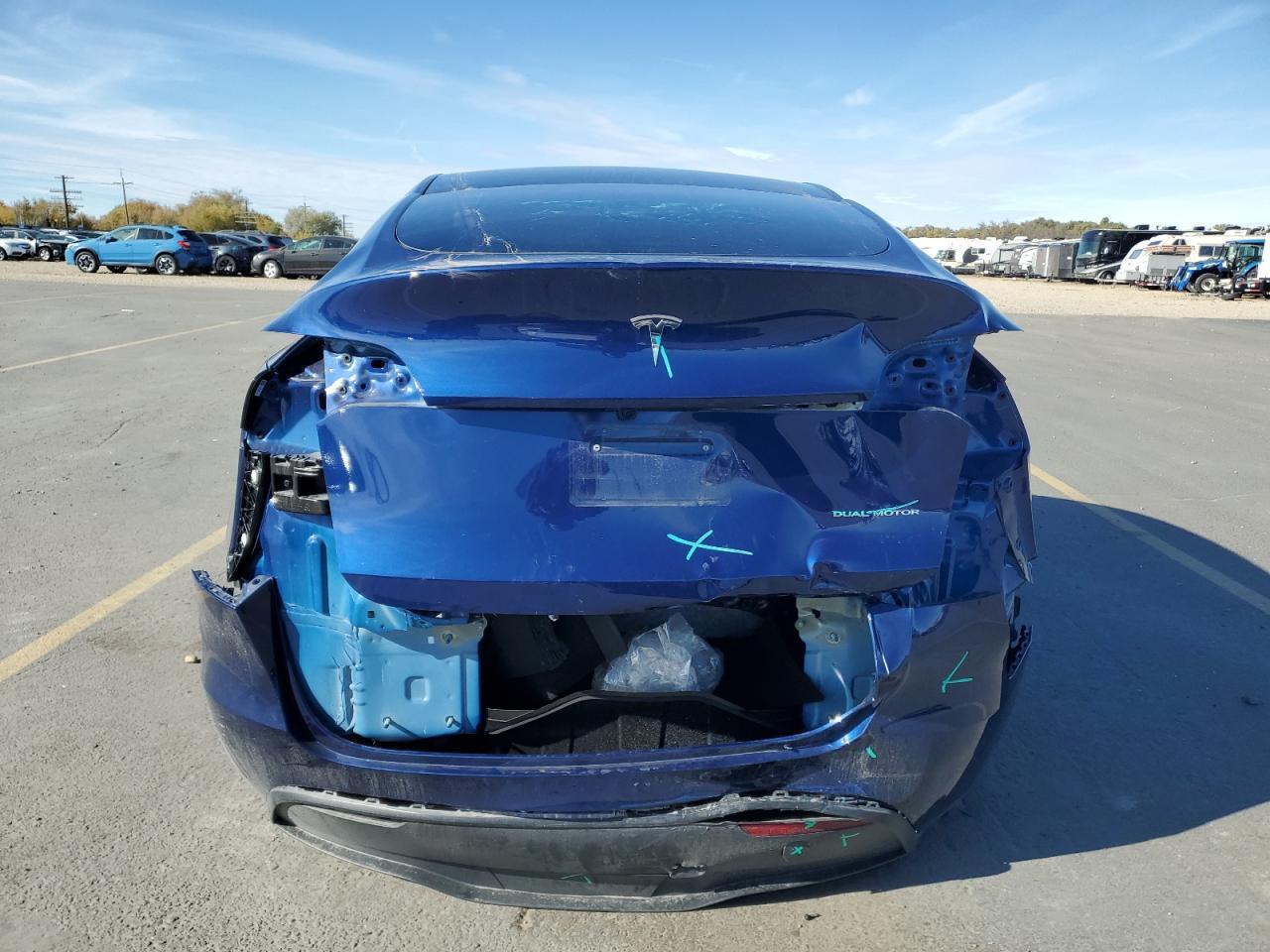 2025 Tesla Model Y - Фото 6