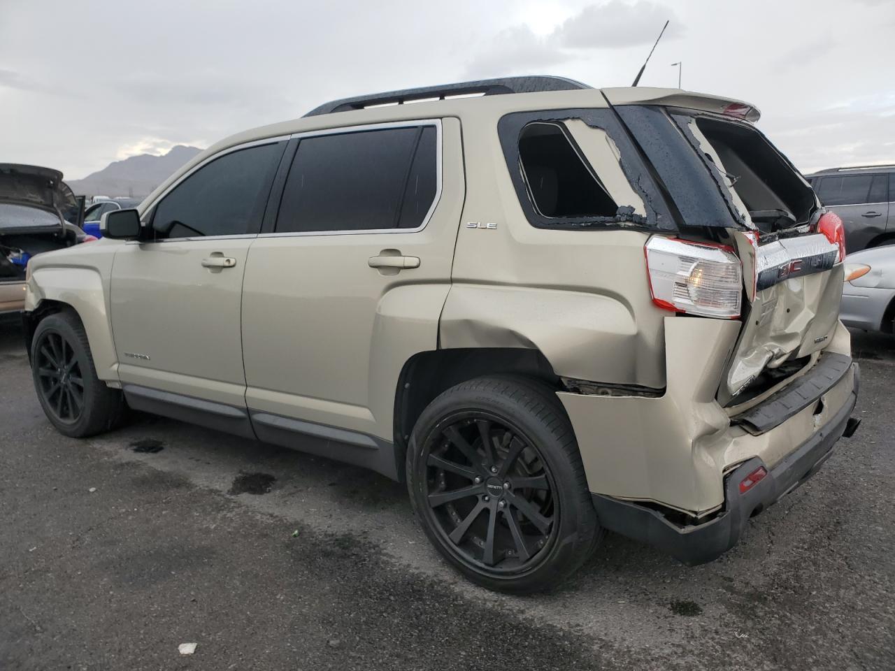 2010 GMC Terrain Sle - Image 2