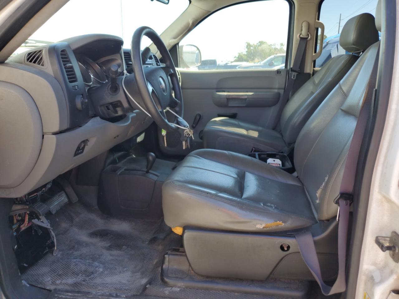2009 GMC Sierra K3500 - Image 7