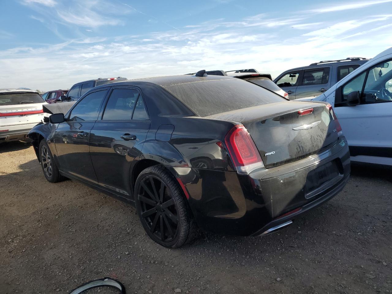 2018 Chrysler 300 S - Фото 2