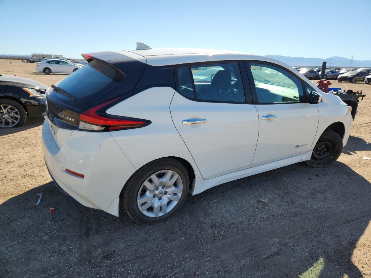 2018 Nissan Leaf S - Image 3