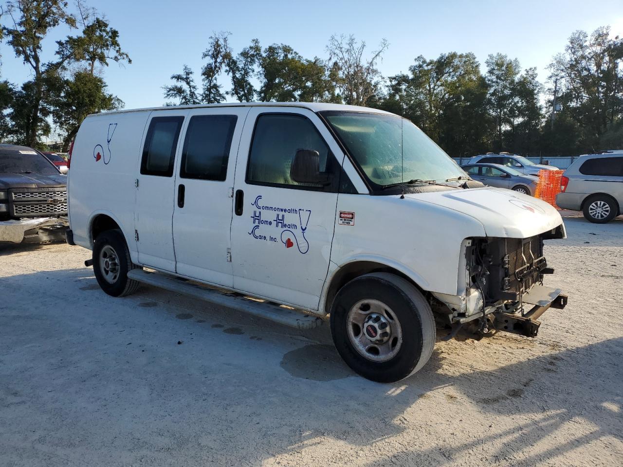 2017 GMC Savana G2500 - Фото 4
