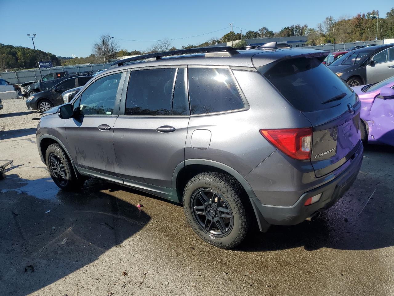2019 Honda Passport Touring - Image 2