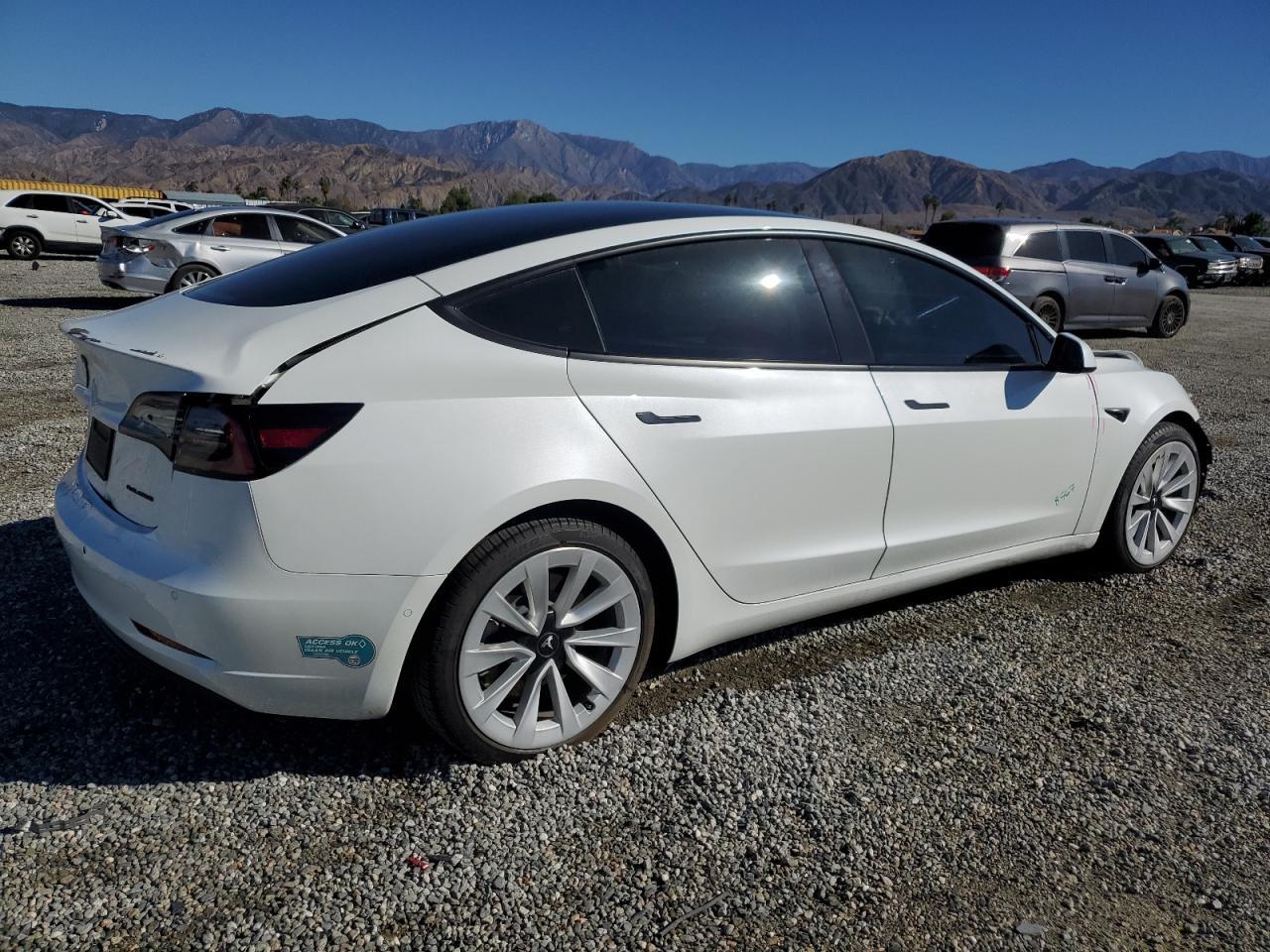 2021 Tesla Model 3 - Фото 3