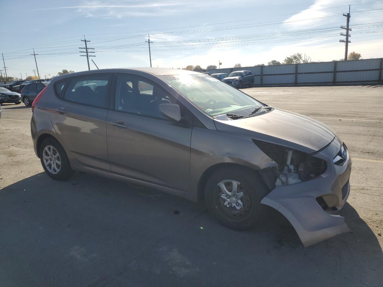 2014 Hyundai Accent Gls - Фото 4