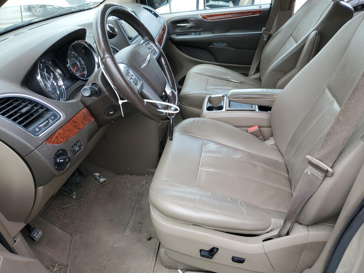 2012 Chrysler Town & Country Touring L - Фото 7