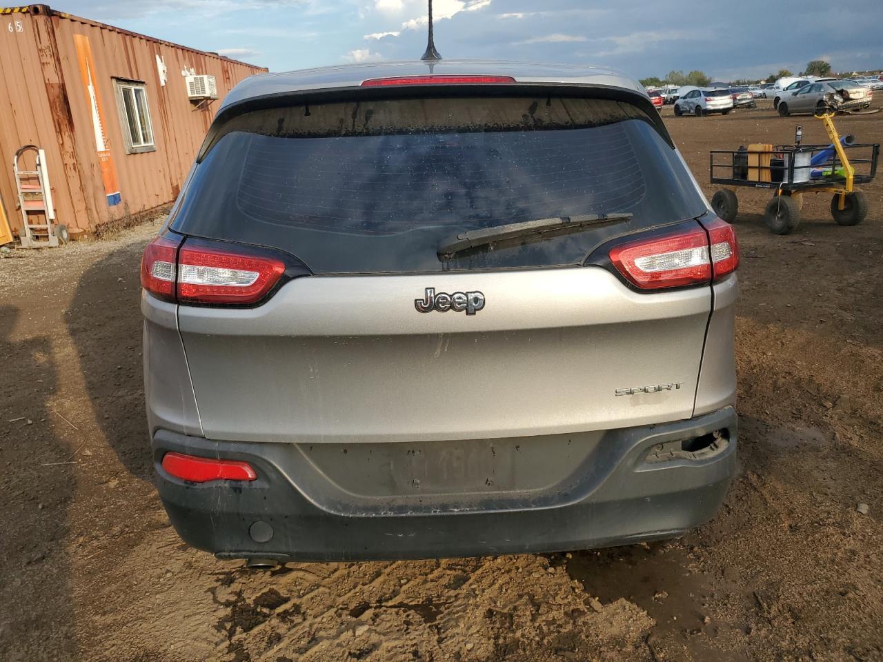 2016 Jeep Cherokee Sport - Фото 6