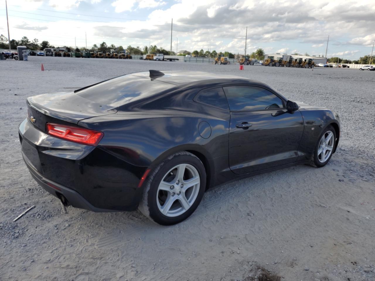 2017 Chevrolet Camaro Lt - Image 3