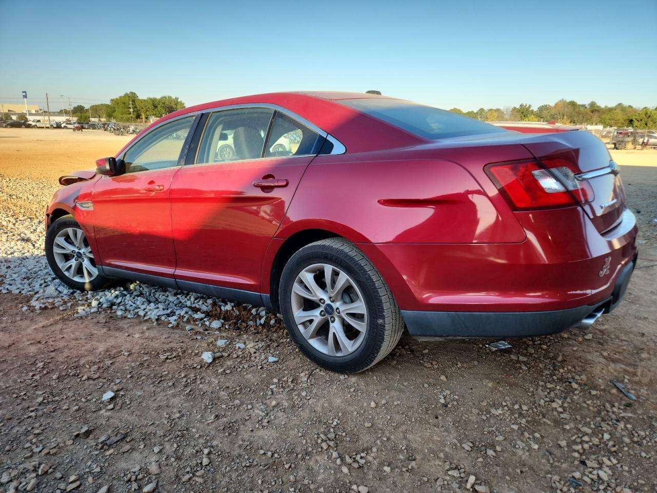 2011 Ford Taurus Sel - Image 2