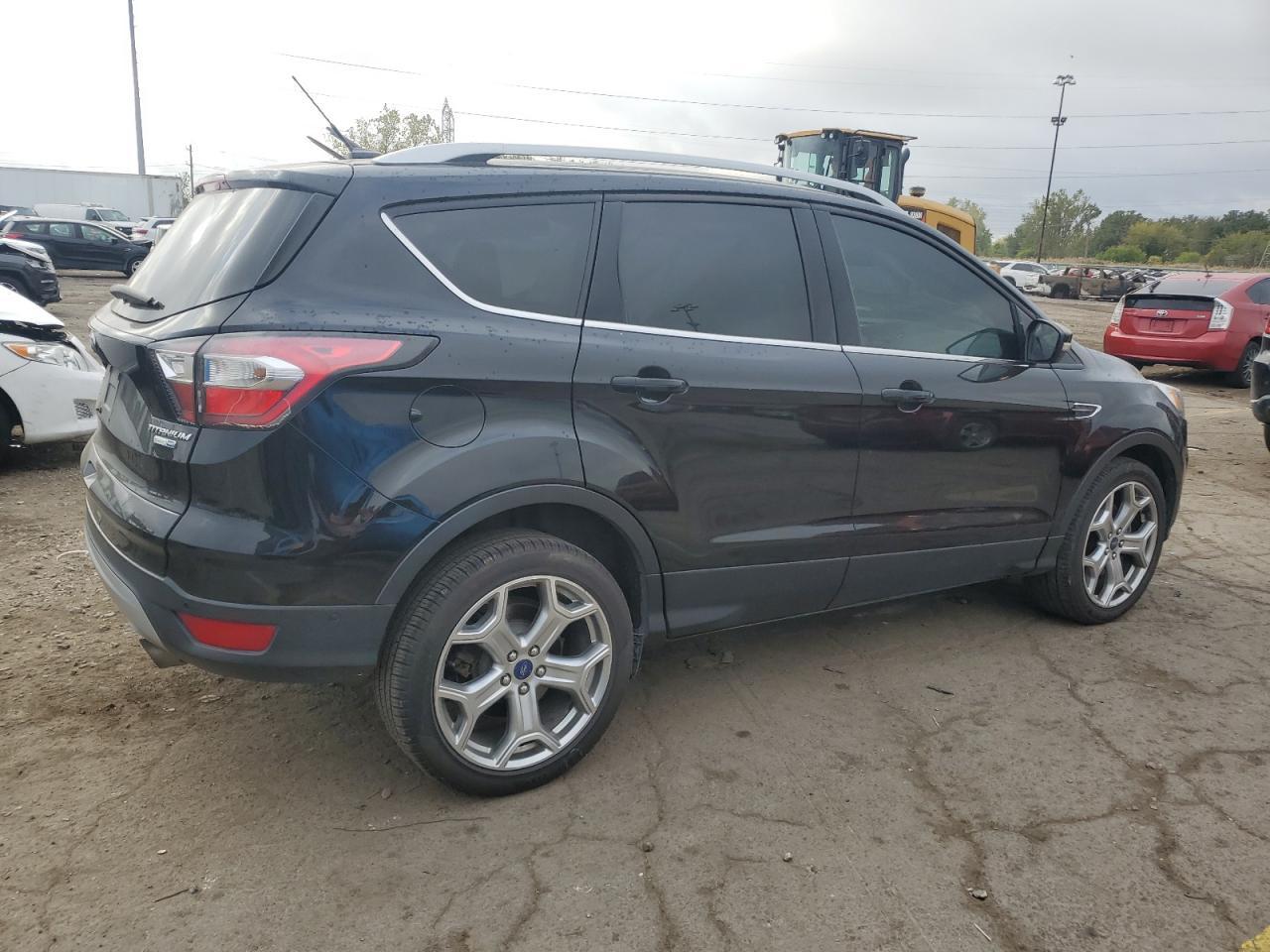 2017 Ford Escape Titanium - Фото 3