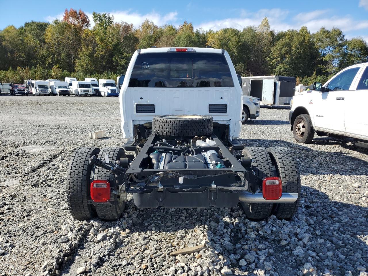 2024 Ford F450 Xl Truck Cab And Chassis - Image 6