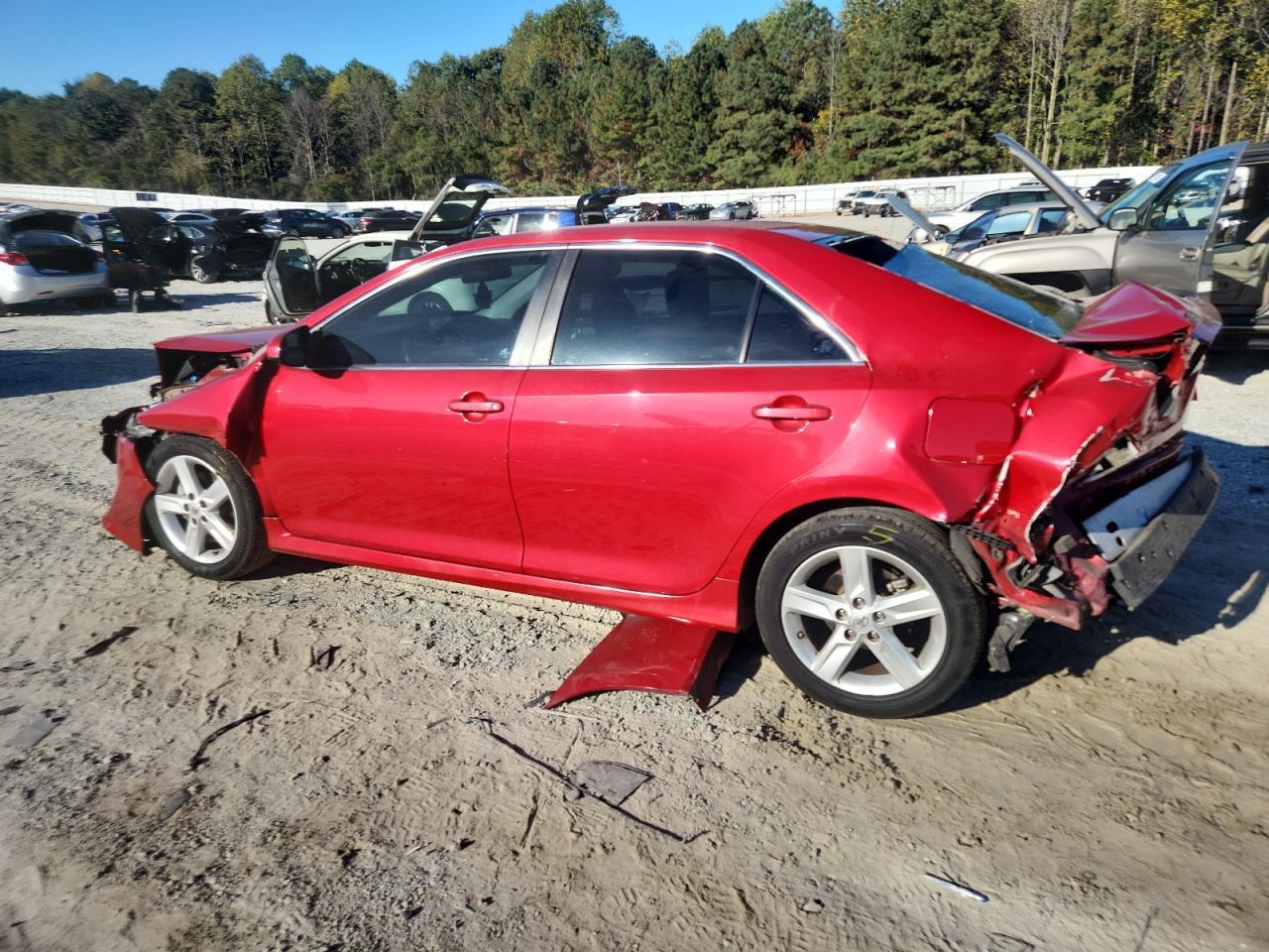 2014 Toyota Camry L - Фото 2