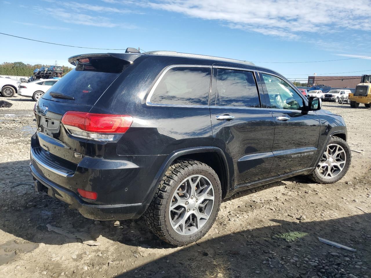 2021 Jeep Grand Cherokee Overland - Фото 3