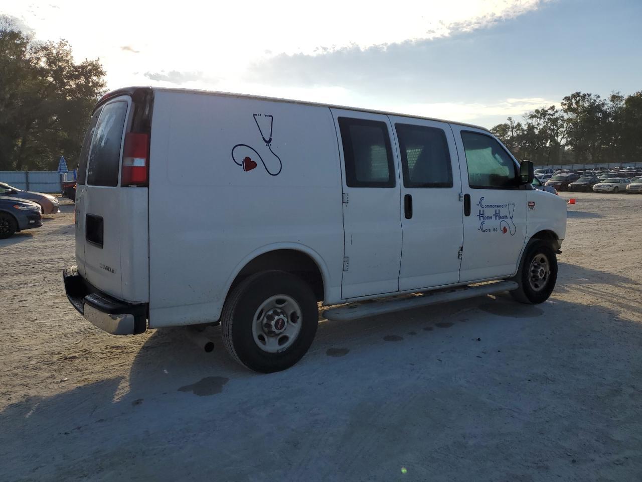2017 GMC Savana G2500 - Фото 3