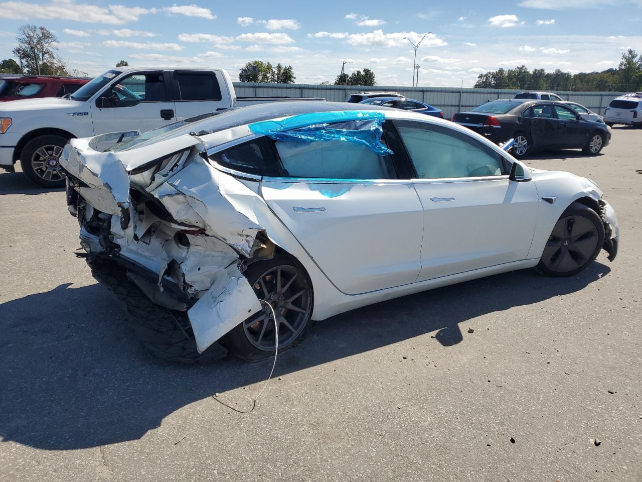 2018 Tesla Model 3 - Image 3