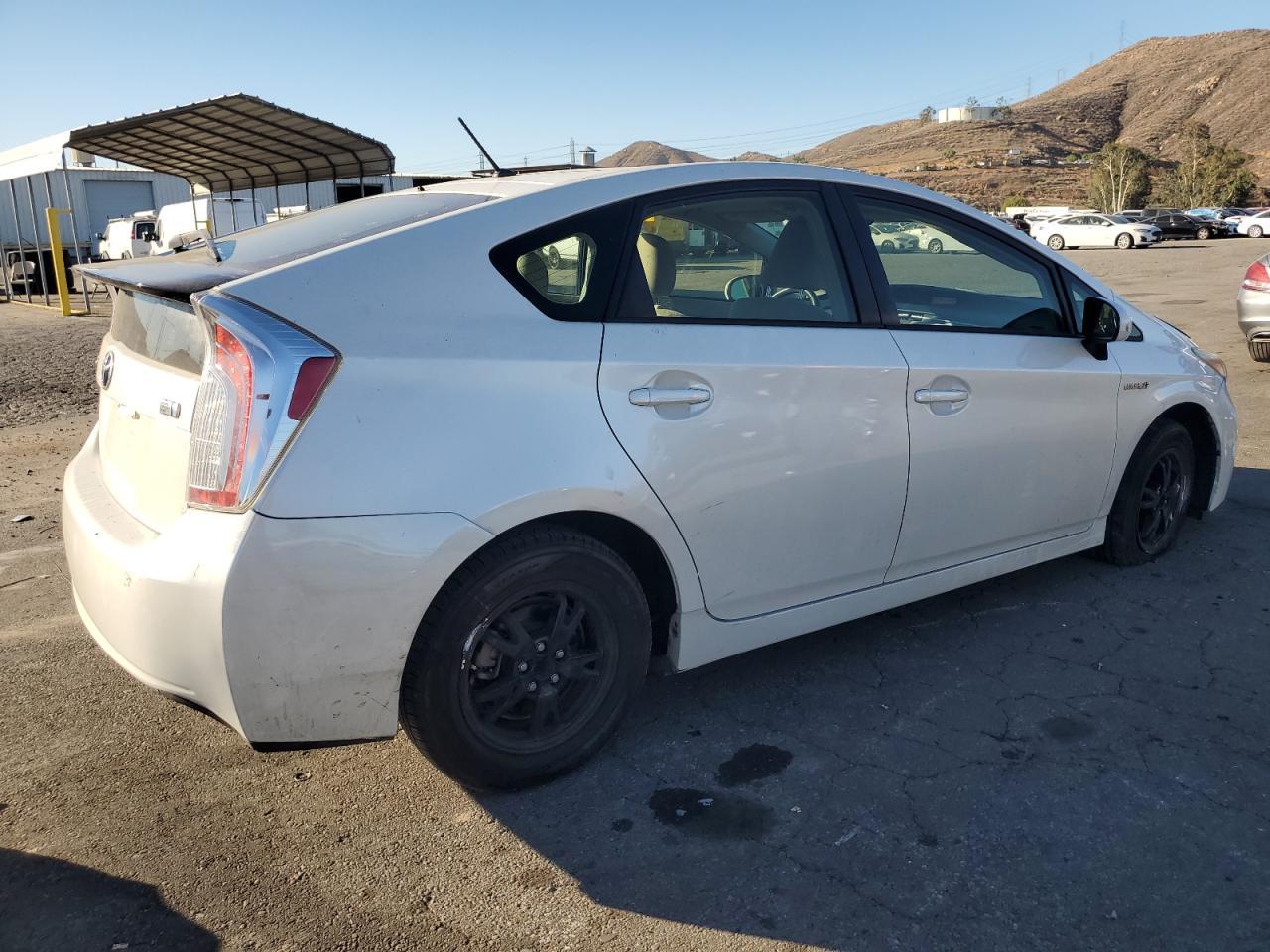 2012 Toyota Prius - Фото 3