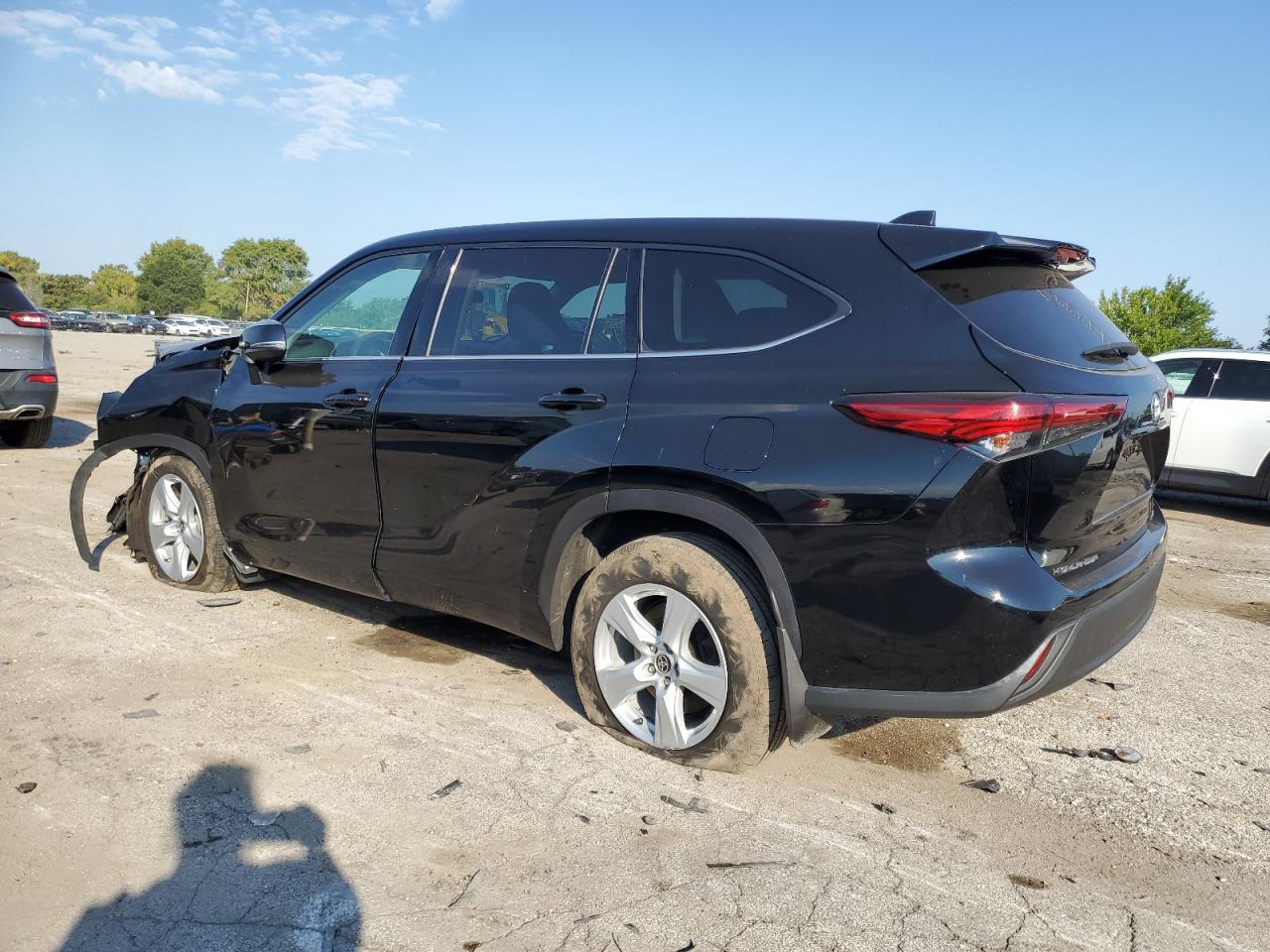 2020 Toyota Highlander - Image 2