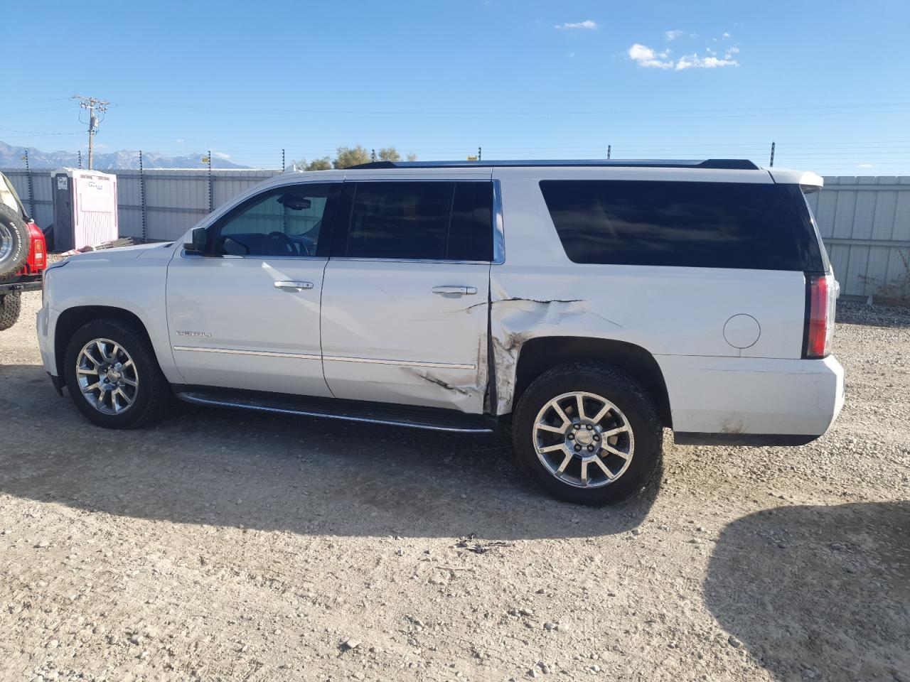 2019 GMC Yukon Xl Denali - Image 2
