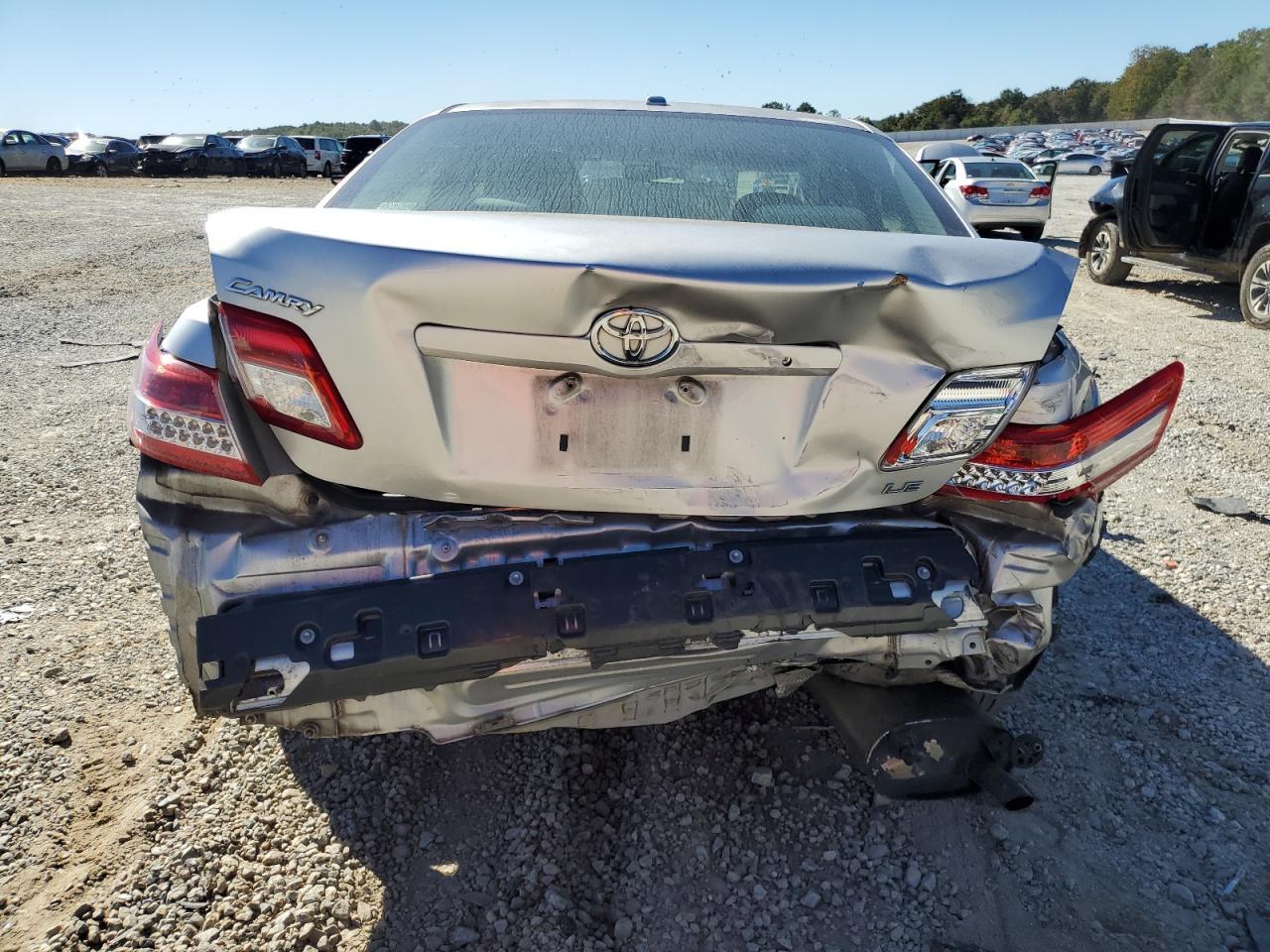 2011 Toyota Camry Base - Фото 6