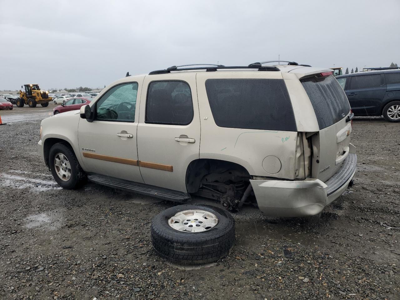 2007 Chevrolet Tahoe C1500 - Image 2