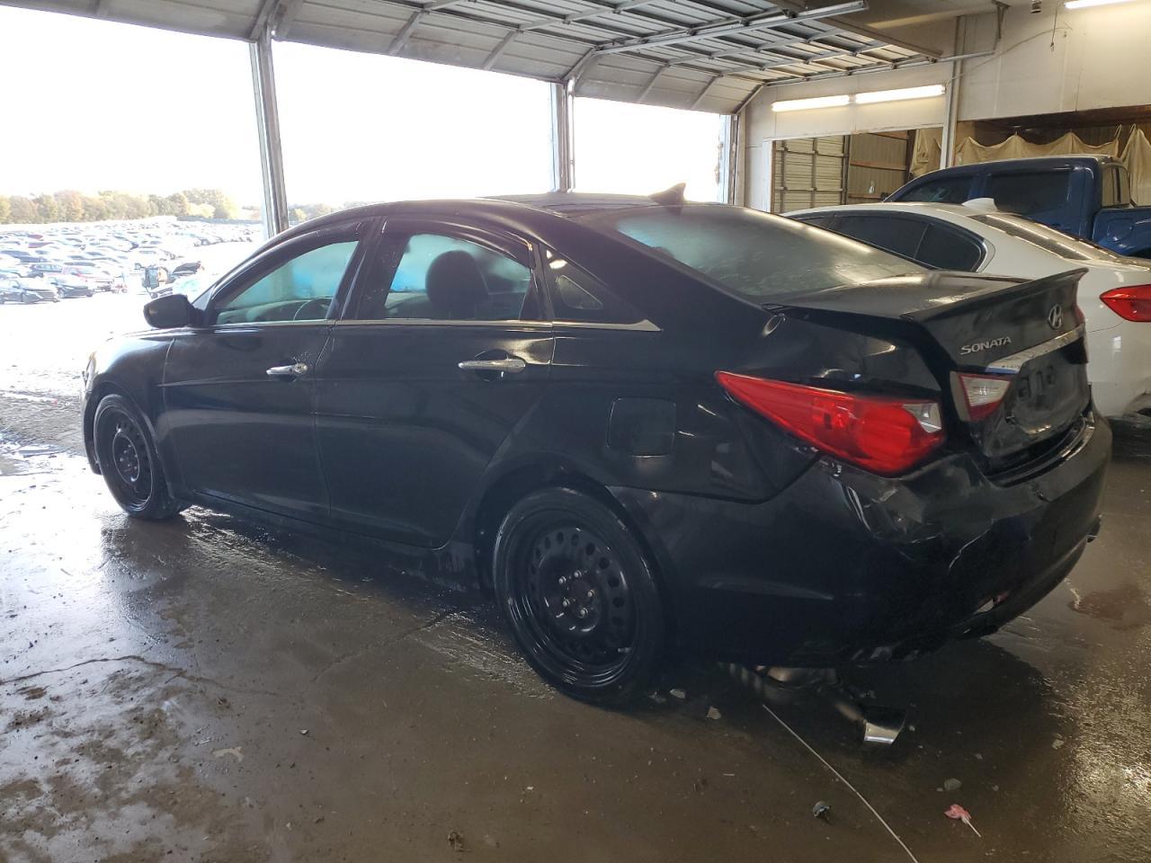 2011 Hyundai Sonata Se - Image 2