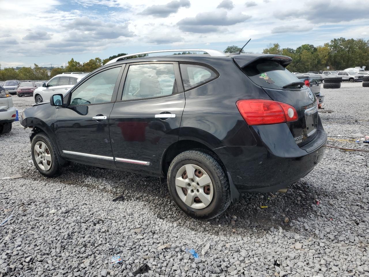 2015 Nissan Rogue Select S - Image 2