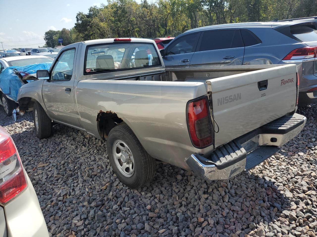 2000 Nissan Frontier Xe - Фото 2