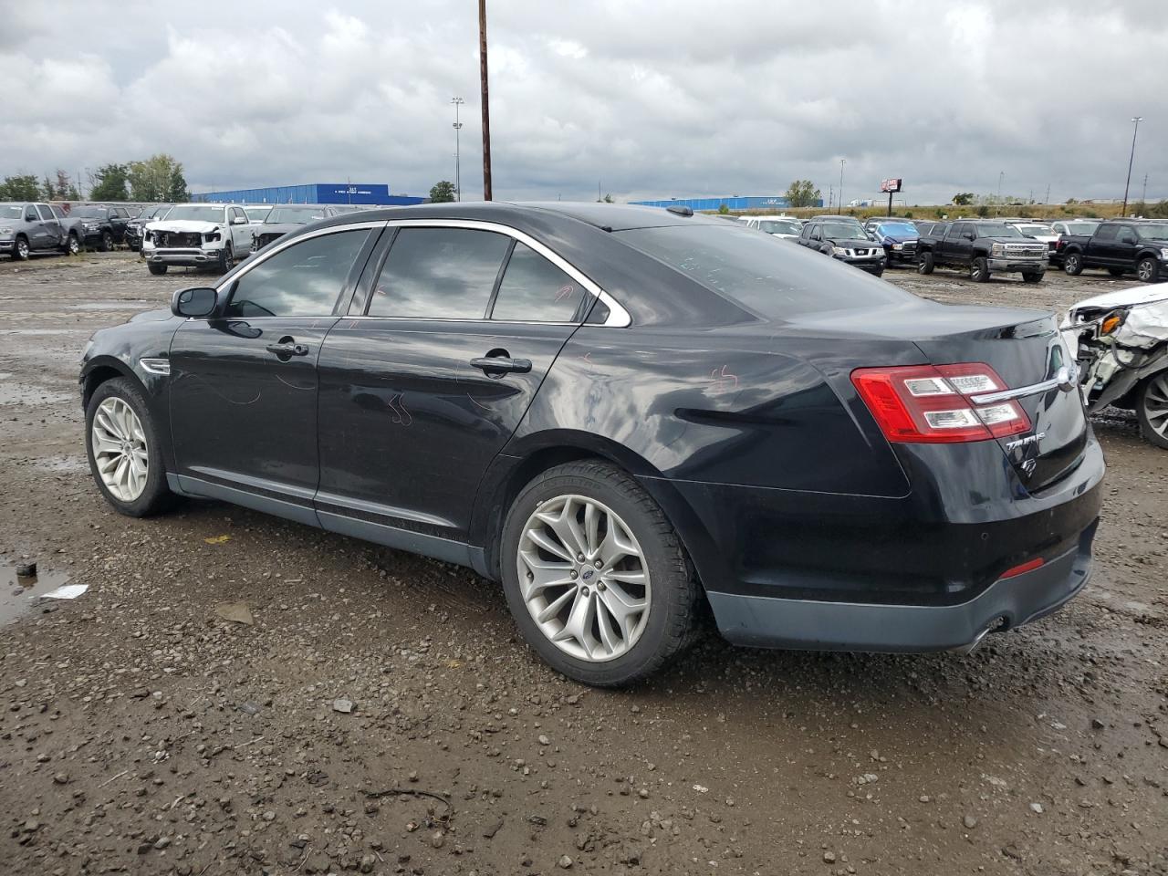 2016 Ford Taurus Limited - Фото 2