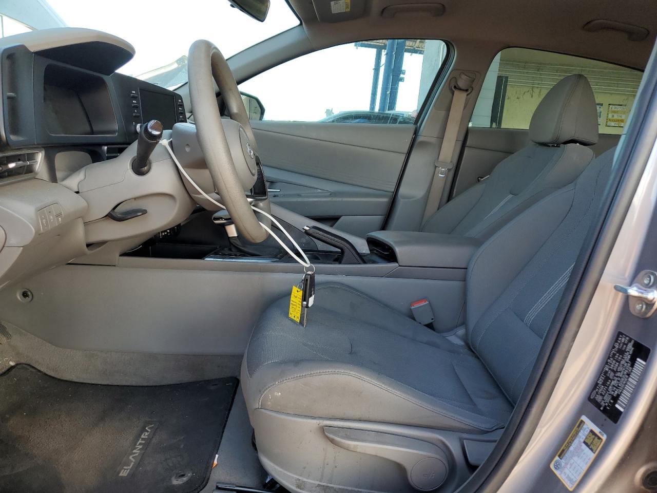 2025 Hyundai Elantra Se - Фото 7
